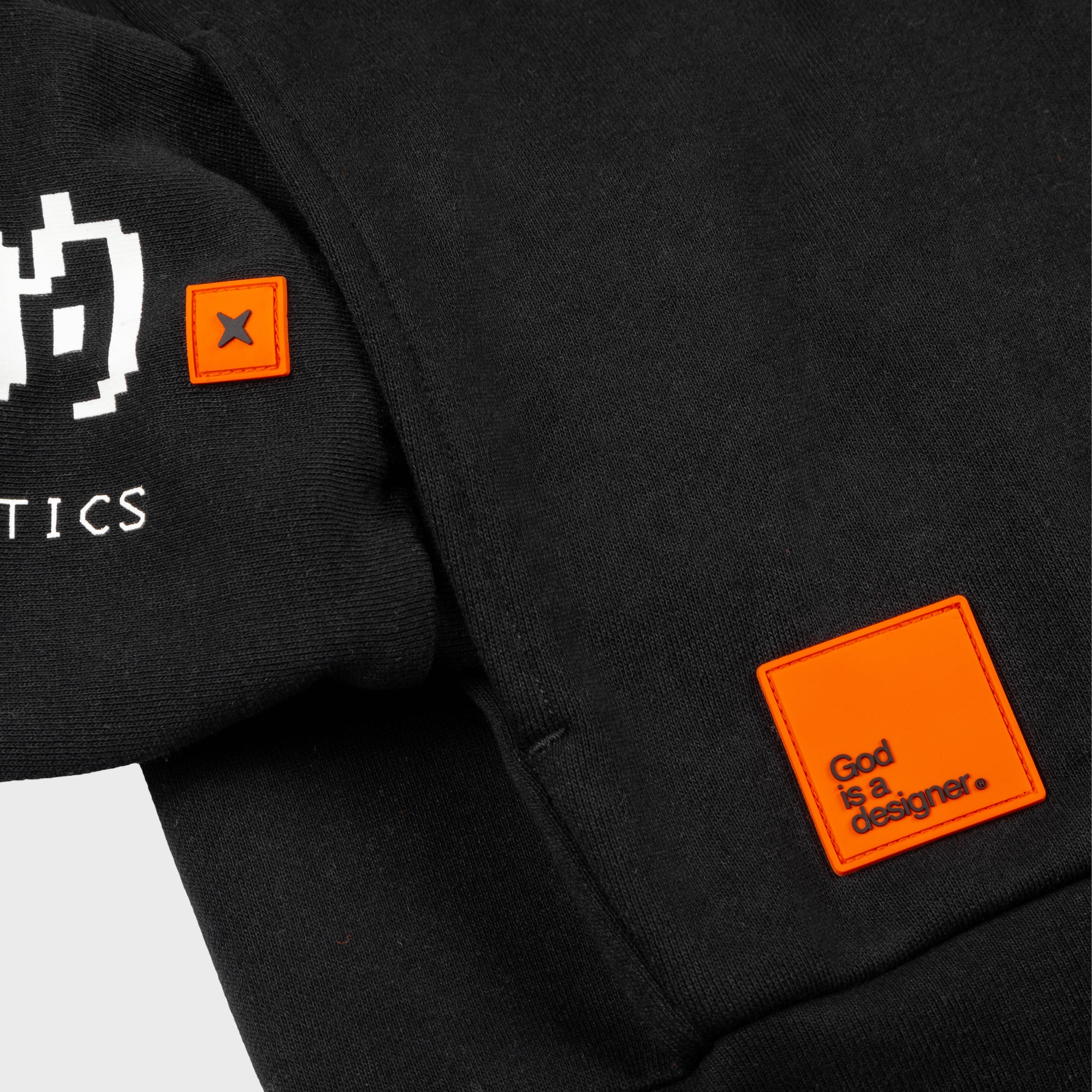 Sudadera con capucha de Operaciones Creativas de GIAD [Negra]